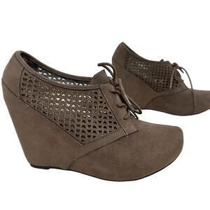 Fergalicious Dade Wedge Oxford Booties Womens 8.5 Taupe Brown Cutout Lace Up
